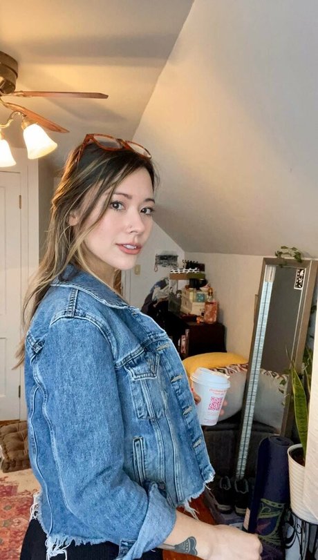 MoreLaceyisanerd top foto