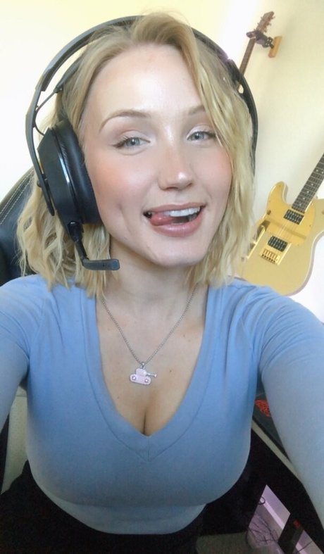 QAEKZ erotische nacktheit archiv