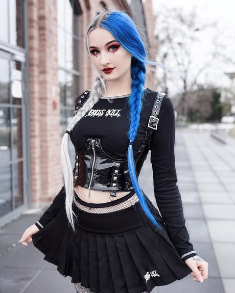 BlueAstrid sexy nacktheit bild