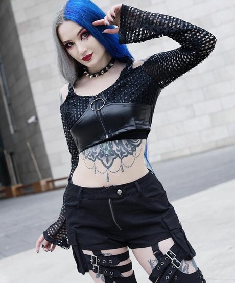 BlueAstrid model freie bild