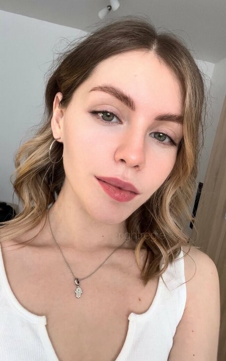 heißeste ladyboy-onlyfans kunst top foto