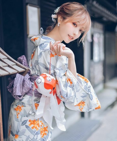 Ely Cosplayer xxx sex bilder