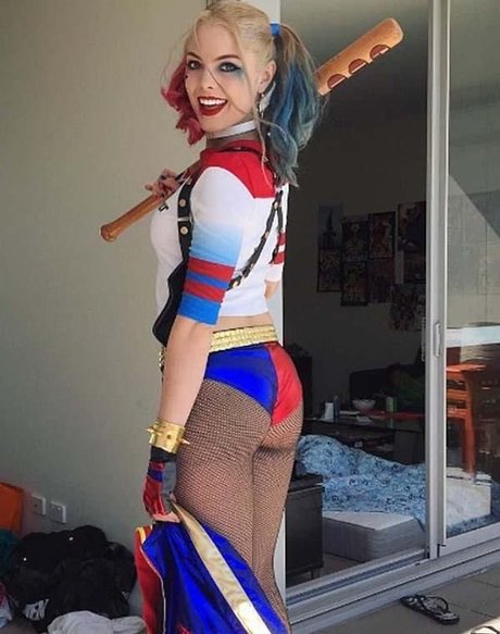 Infamousbylaura nackt freie foto