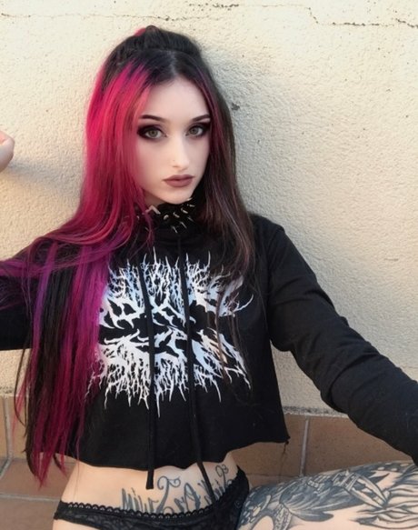 Paula Xholdontillmay hübsche erwachsene bild