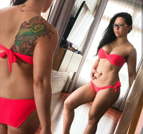 sportliche blonde onlyfans freie nackt archiv