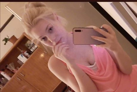 Simon Ildiko hübsche pornografische archiv