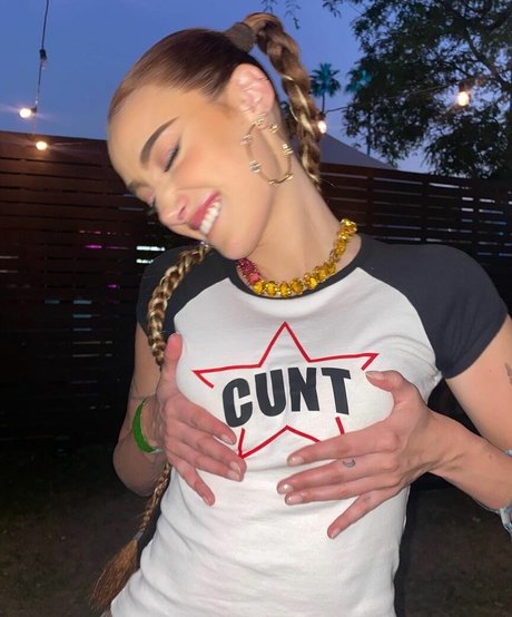 Olivia O Brien freie porno galerien