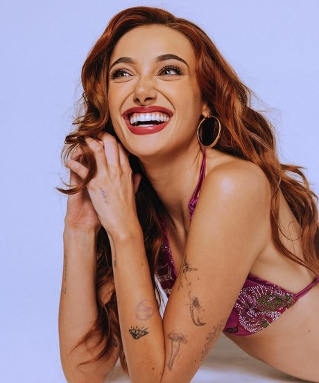 Olivia O Brien hd nackte fotos