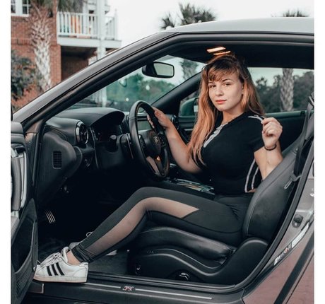 Elsalmorton schauspielerin sexy bild