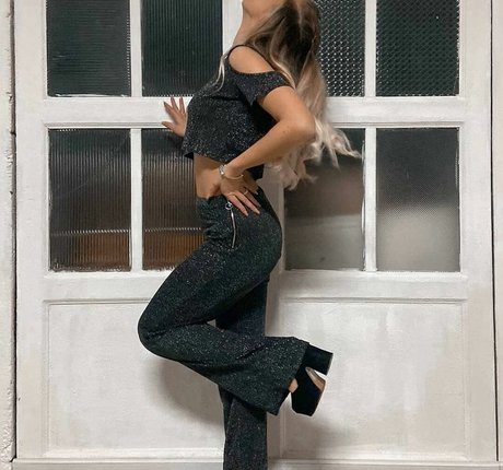 uxiaa 16 sexy akt bild