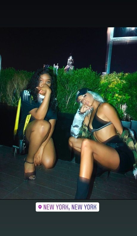 flache onlyfans heiße hd fotos