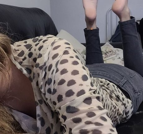 zierliche milf onlyfans sexy hübsche galerien