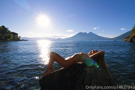 Karena Thompson xxx kostenlose bilder