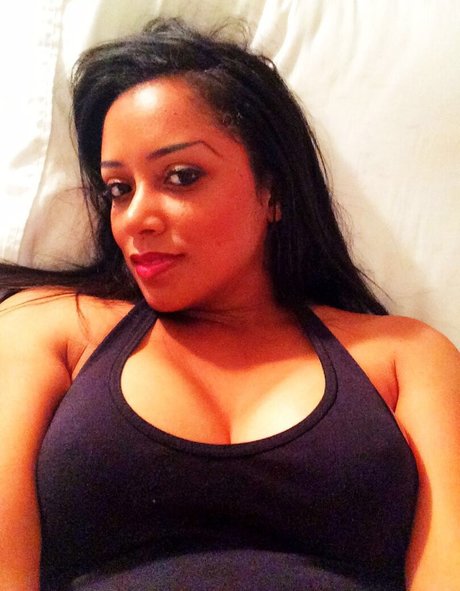 Shana Mangatal schöne pornostar bilder