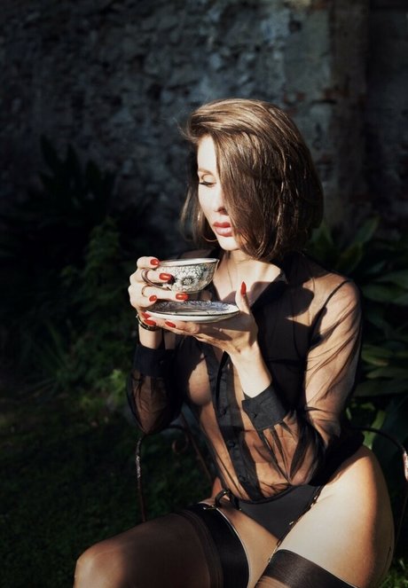 tekeonheels model nackte galerien