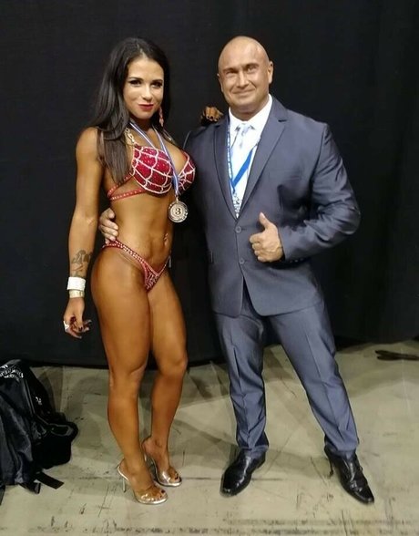 Mira Cuckold schöne archiv