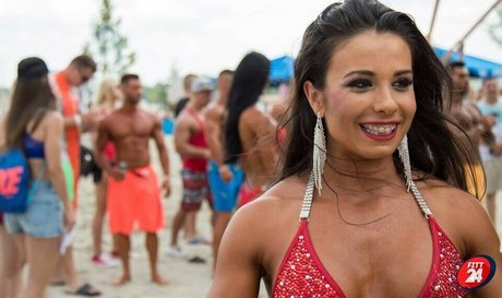 Mira Cuckold freie erotische foto