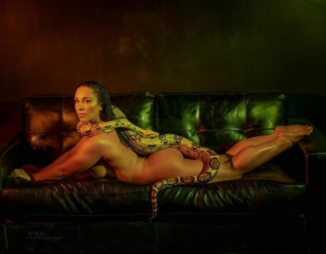 Chloe Sannito hd akt fotos