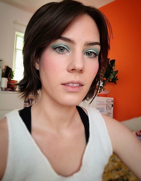 dünne ebenholz-teen-onlyfans sexy galerie