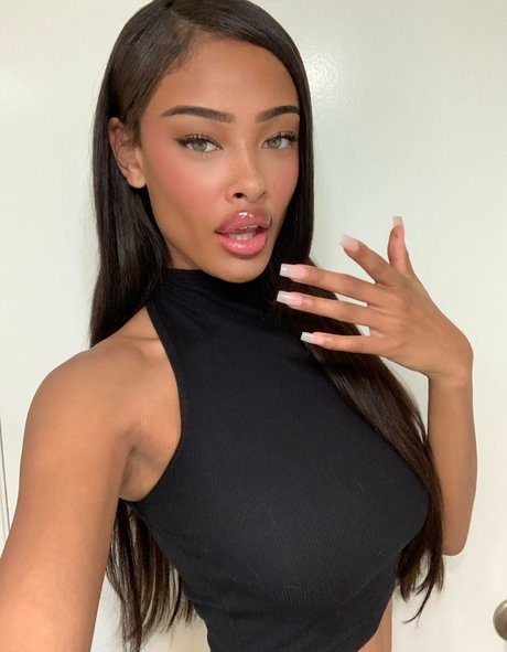 transen deepthroat onlyfans nackt kunst archiv