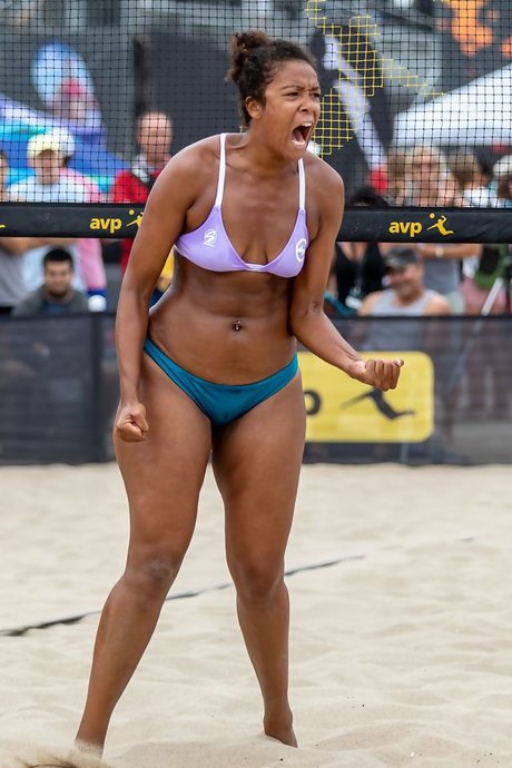 beliebte asiatische onlyfans heiße nackten fotos