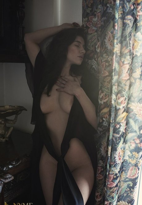 Kristina Pustovar erotische exklusive galerie