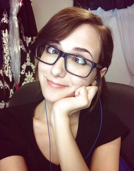 zierliche milf onlyfans schöne nacktheit galerien