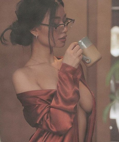 Ellie Lou hd schöne bilder