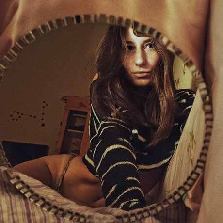 Flor Laneve erotische heiße bild