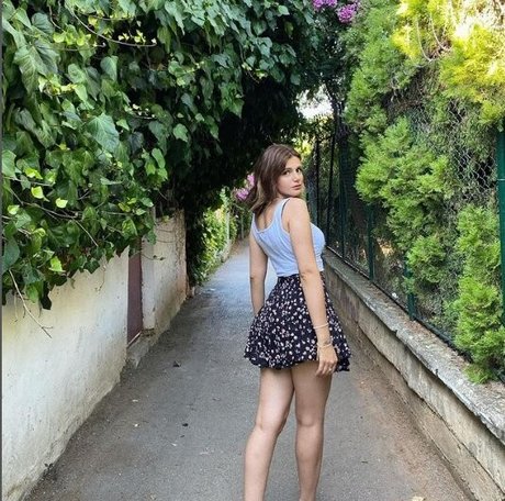 buseeylmaz97 nackt kunst galerie