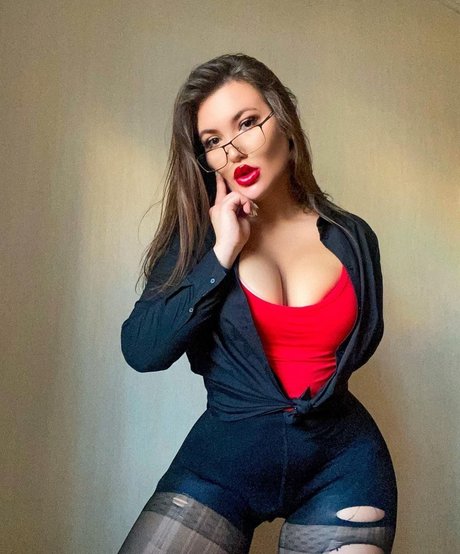 Albina Gladkikh nackt schöne foto