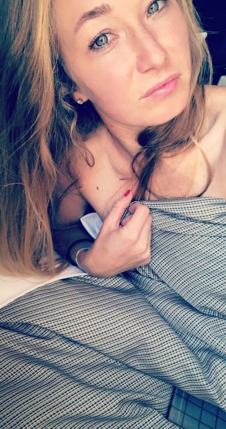 Julia Glushko porno nackt foto