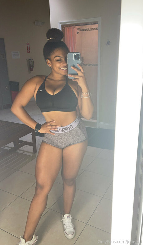 große titten bikini onlyfans heiße kunst bild