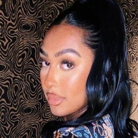 vollbusige onlyfans heiße xxx bild