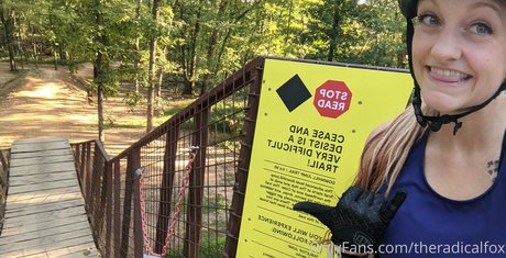 theradicalfox pornostar akt bild