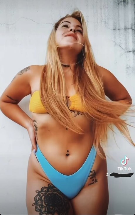 influencer-mädchen nur fans nackt schöne fotos