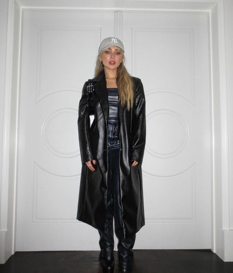 zierliche brünette nur fans heiße freie fotos