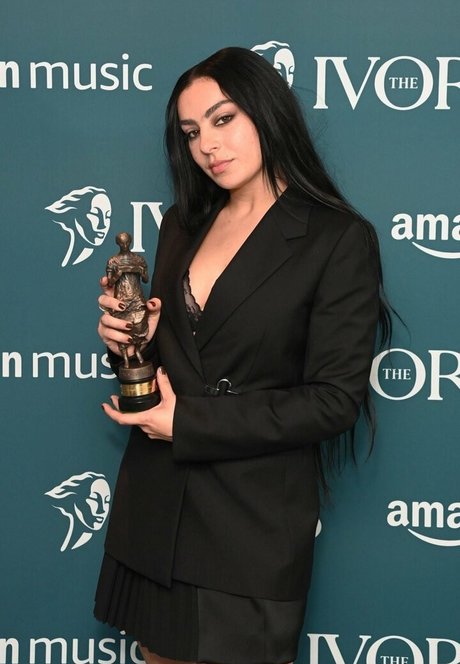 swinger-milf-onlyfans xxx top archiv