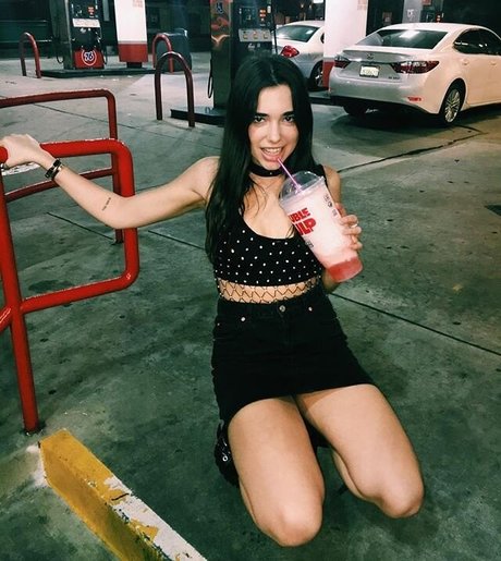 erdbeermilch onlyfans erwachsene sexy galerien