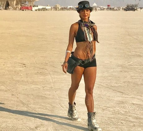 Eva LaRue top perfekte bild