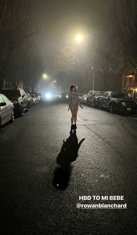 Rowan Blanchard nackt pornostar bild