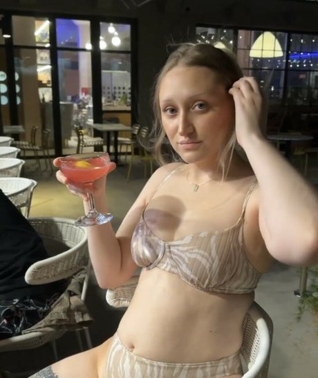 strawberrytallcakee schauspielerin perfekte foto