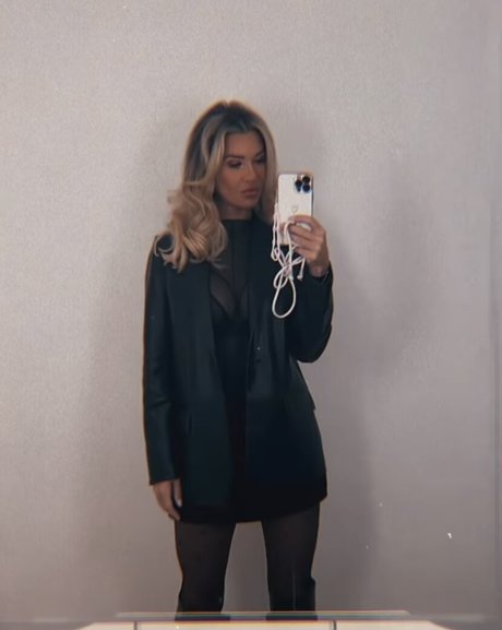 große titten college onlyfans freie kunst foto