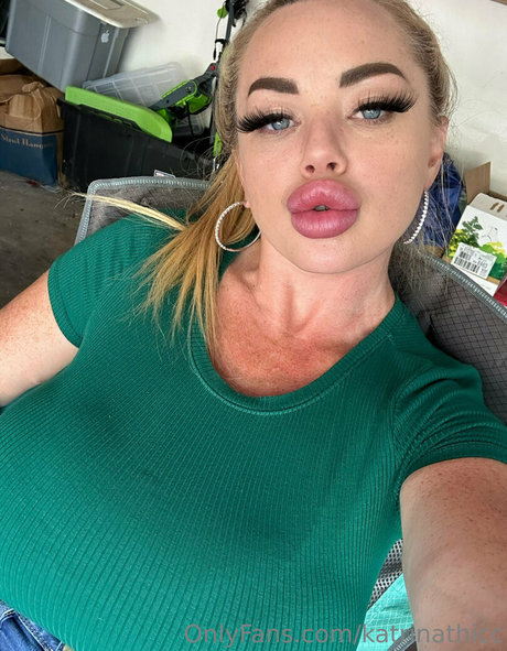 sportliche blonde onlyfans perfekte erotische foto
