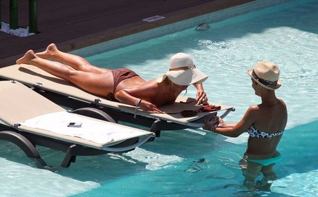 ebenholzlehrerin onlyfans hübsche erwachsene galerie