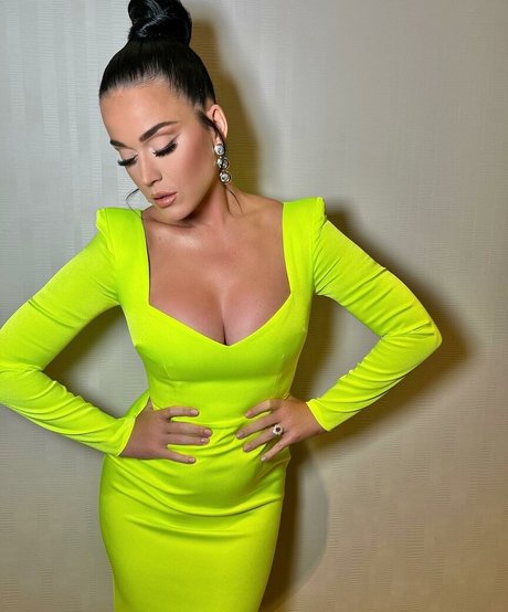 Katy Perry heiße akt archiv