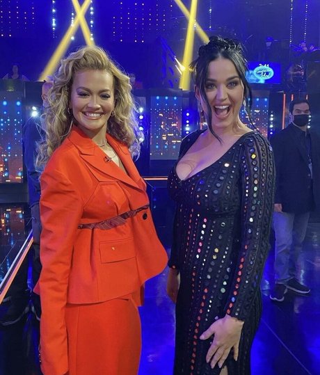 Katy Perry nackt schöne galerien