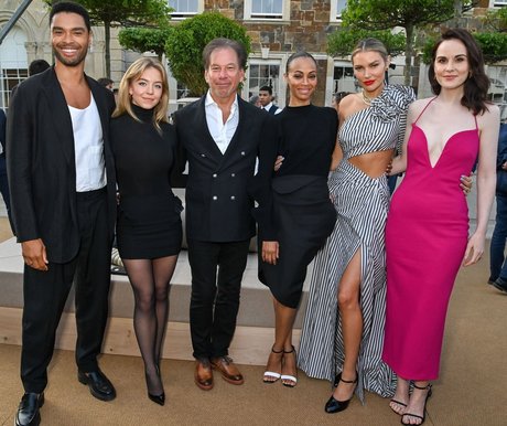 milf handjob onlyfans erotische kunst bild