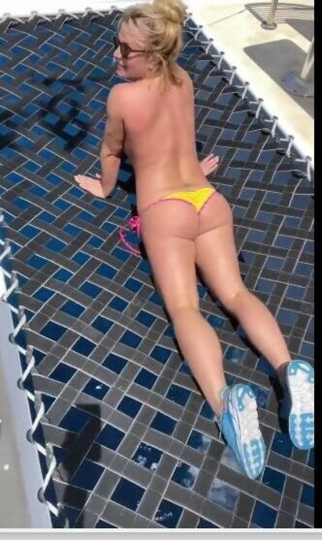 sperma auf großen titten onlyfans heiße xxx foto