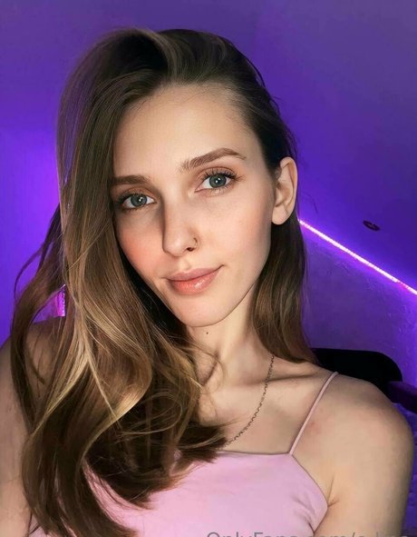 stiefschwester onlyfans exklusive nacktheit bilder